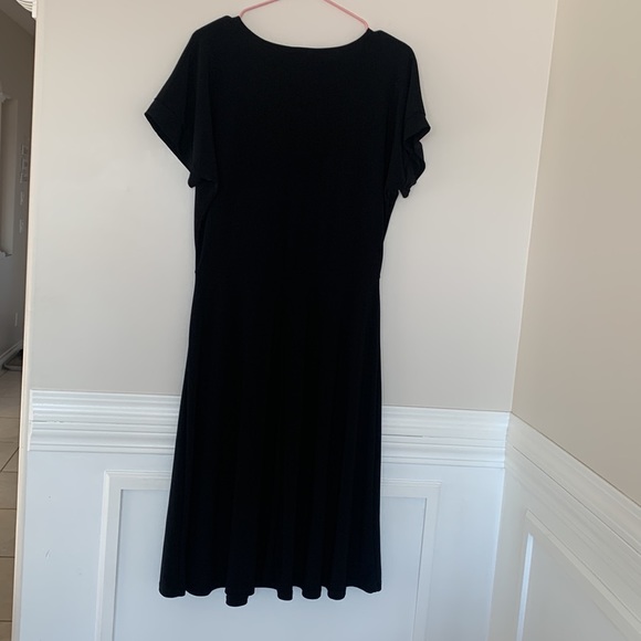 Comfy Casual Black Dress - Picture 3 of 7